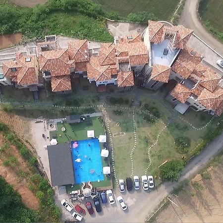 Miallet Pension Hongcshon Kültér fotó
